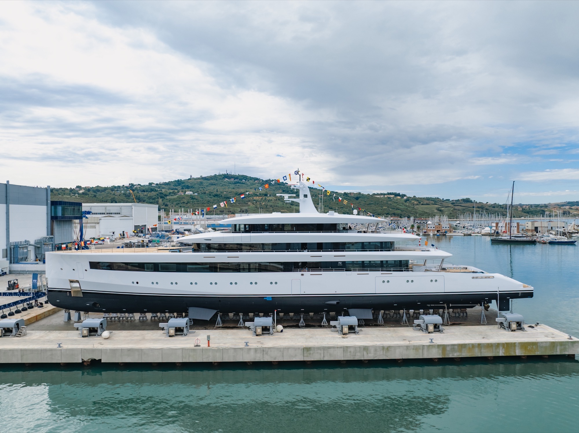 ISA Custom 80m M/Y Belita