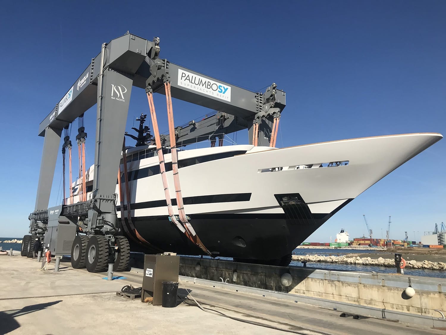 isa yachts silver wind